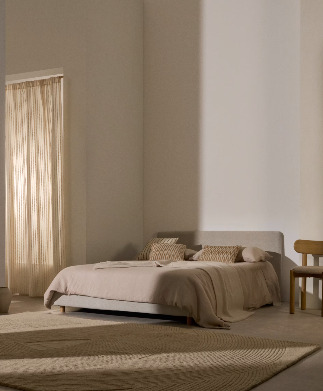 Valma Bed - 4'6