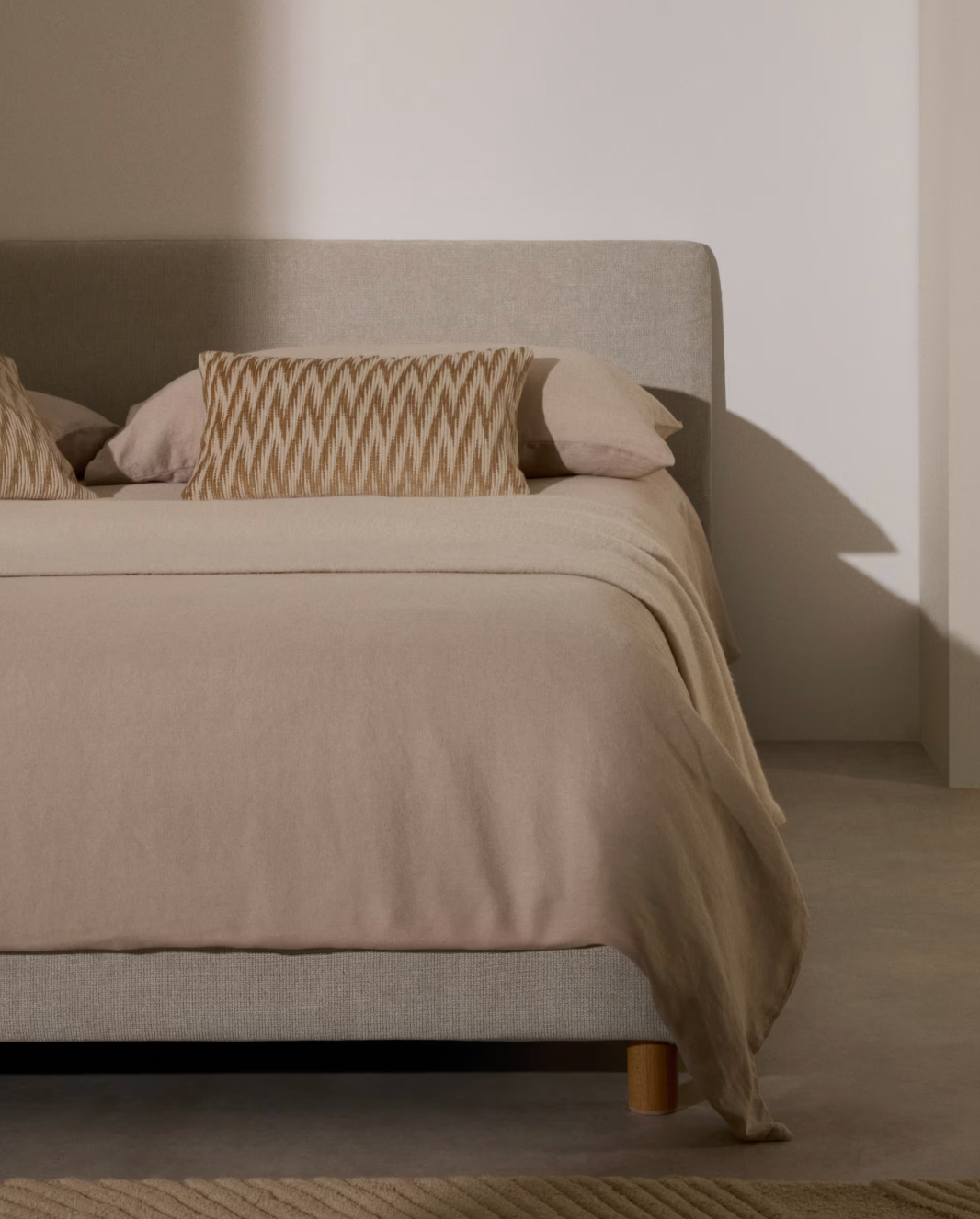 Valma Bed - 4'6